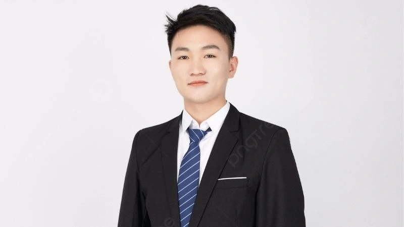 Giới thiệu về tác giả Long Chí